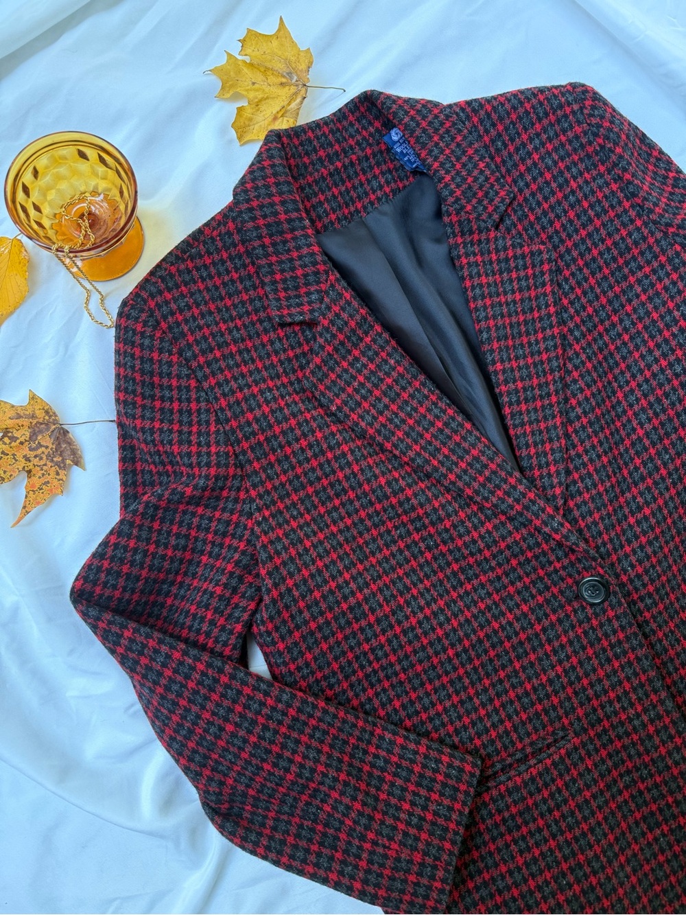 Vintage Woolmark Women’s Blazer Size 8 Red Black Plaid Lambswool Wool Jacket